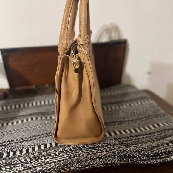 Handbag - Picture 6 of 8